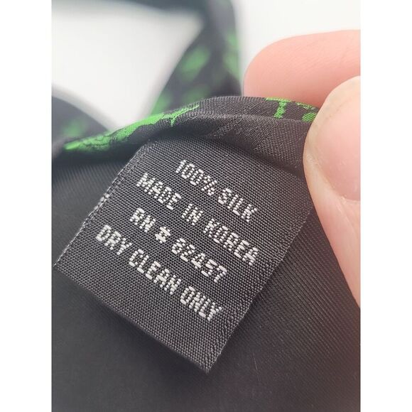 Vintage Disney Toy Story Green Toy Soldier Black Silk Tie - Picture 3 of 3